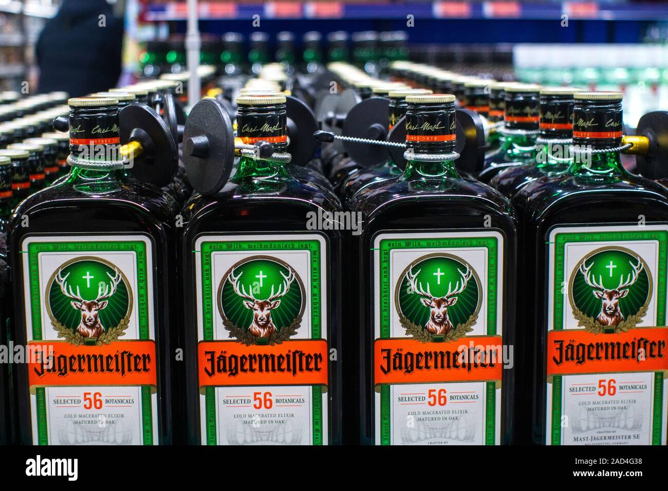 Tyumen, Russia-November 05, 2019: Tedesco digestivo, realizzata da 56 erbe e spezie, è il prodotto di punta, forte di una bevanda alcolica sugli scaffali Foto Stock