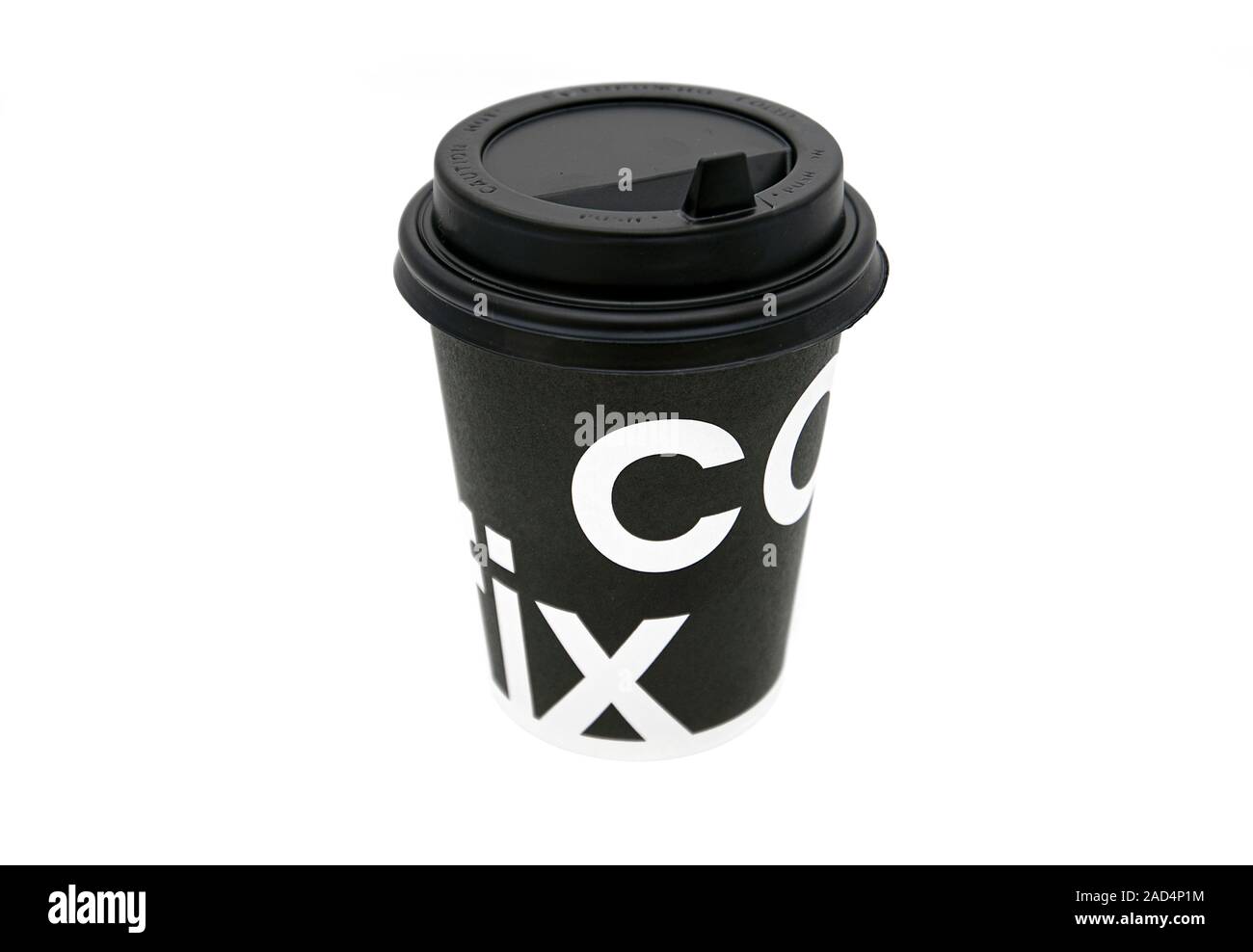 Tel AVIV - 27 NOVEMBRE: Coppa nera con logo COFIX isolata su sfondo bianco. Si tratta di una caffetteria israeliana, bar e catena di supermercati fondata nel 2013 Foto Stock