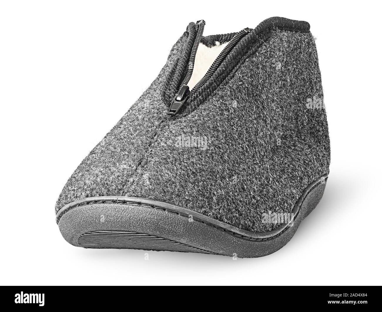Di fronte un pezzo il confortevole grigio scuro pantofola Foto Stock