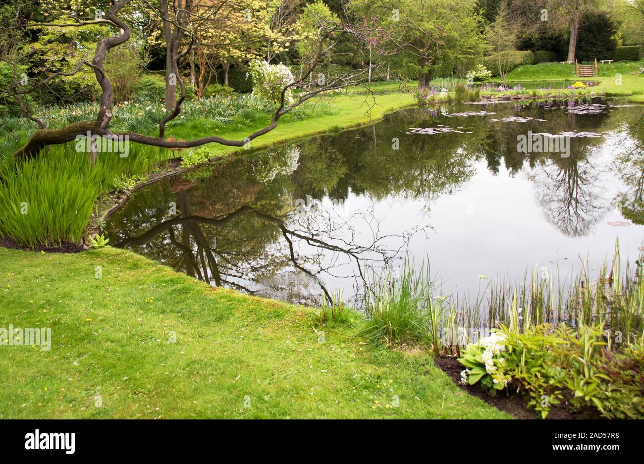 Sedgebrook Manor si trova un laghetto artificiale Foto Stock Sedgebrook Manor si trova un laghetto artificiale Foto Stock