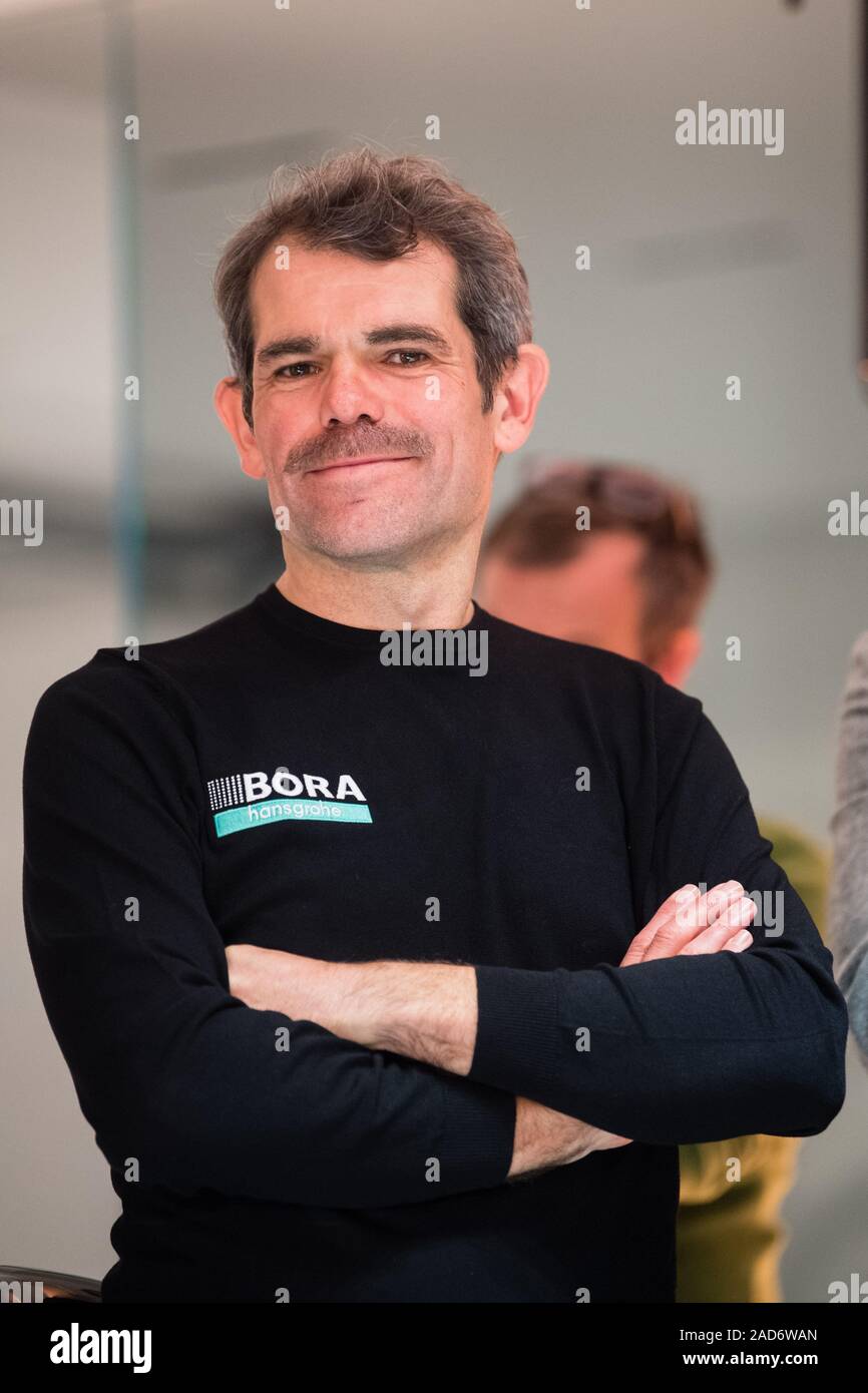 Kolbermoor, Germania. 03 Dic, 2019. Ralph Denk, team manager della bora-hansgrohe cycling team, sarà di scena in occasione della presentazione della squadra di ciclismo per l'anno 2020. Credito: Matthias esitano di fronte/dpa/Alamy Live News Foto Stock