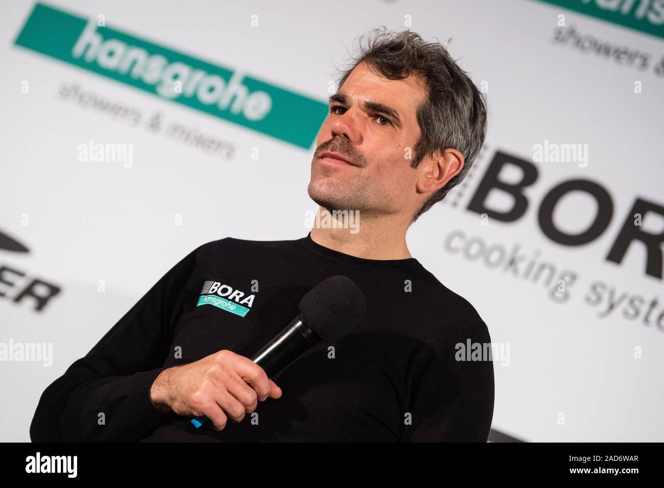 Kolbermoor, Germania. 03 Dic, 2019. Ralph Denk, team manager della bora-hansgrohe cycling team, sarà di scena in occasione della presentazione della squadra di ciclismo per l'anno 2020. Credito: Matthias esitano di fronte/dpa/Alamy Live News Foto Stock