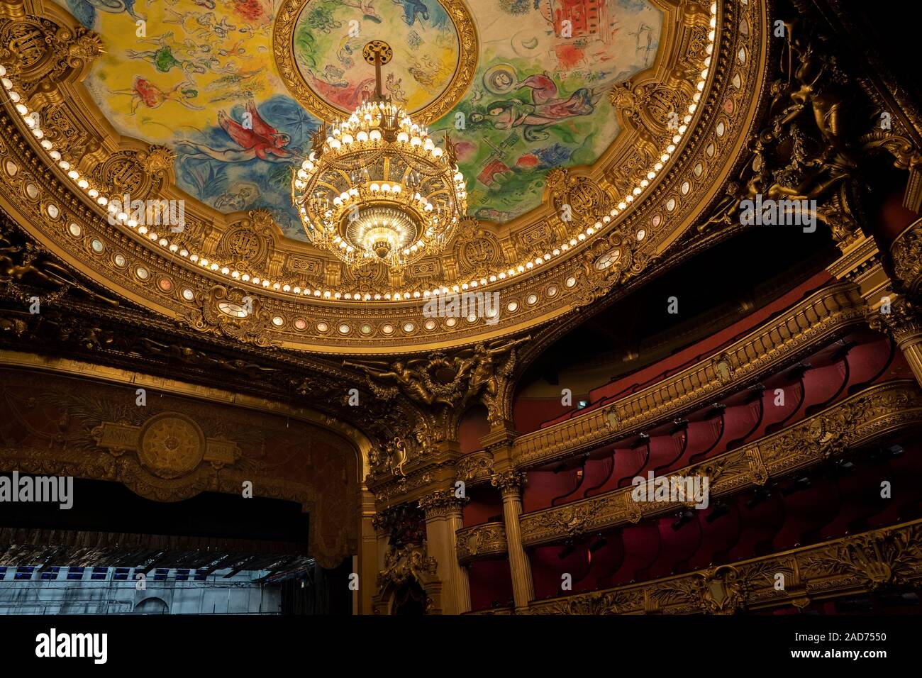 Una vista interna dell opera de Paris, Palais Garnier. Fu costruita dal 1861 al 1875 per la casa dell'Opera di Parigi. Foto Stock