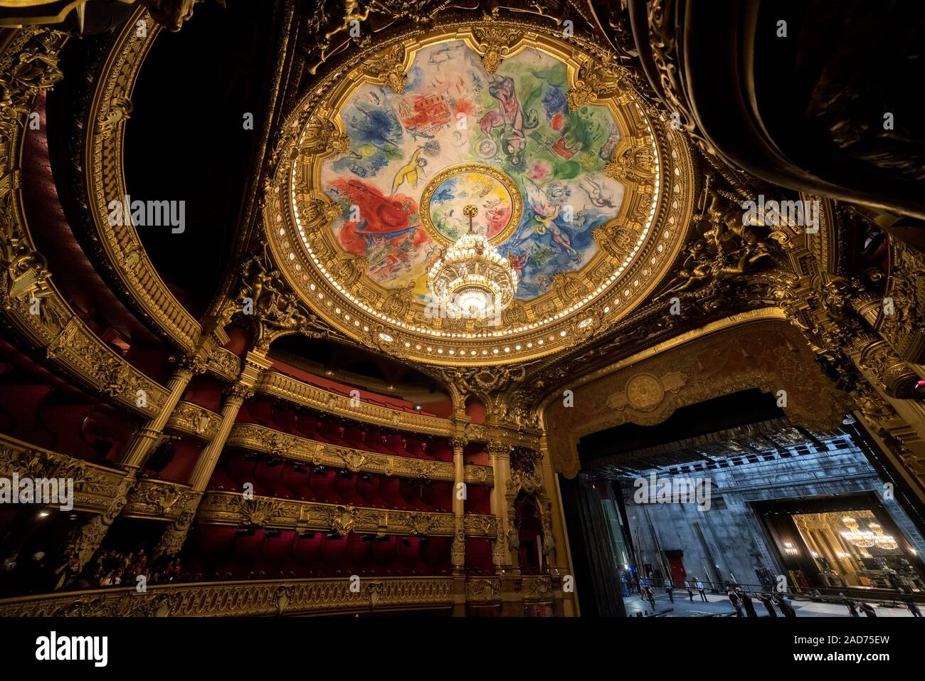 Una vista interna dell opera de Paris, Palais Garnier. Fu costruita dal 1861 al 1875 per la casa dell'Opera di Parigi. Foto Stock