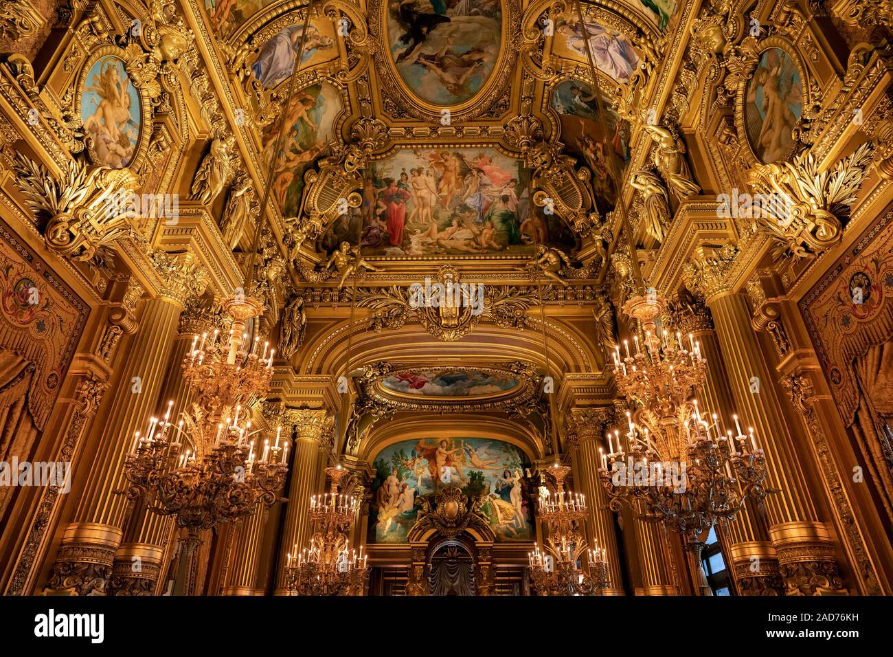 Una vista interna dell opera de Paris, Palais Garnier. Fu costruita dal 1861 al 1875 per la casa dell'Opera di Parigi. Foto Stock