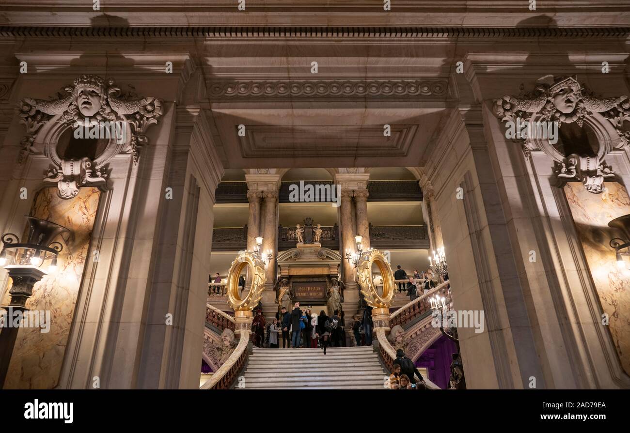 Una vista interna dell opera de Paris, Palais Garnier. Fu costruita dal 1861 al 1875 per la casa dell'Opera di Parigi. Foto Stock
