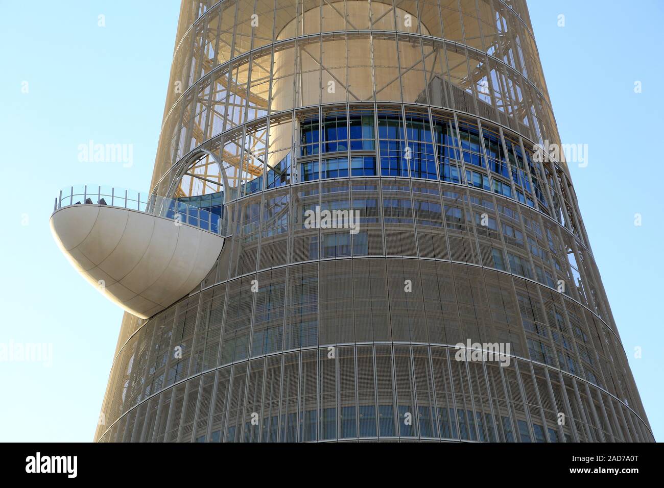 Aspirare la torre con annessa piscina a Doha, in Qatar Foto Stock