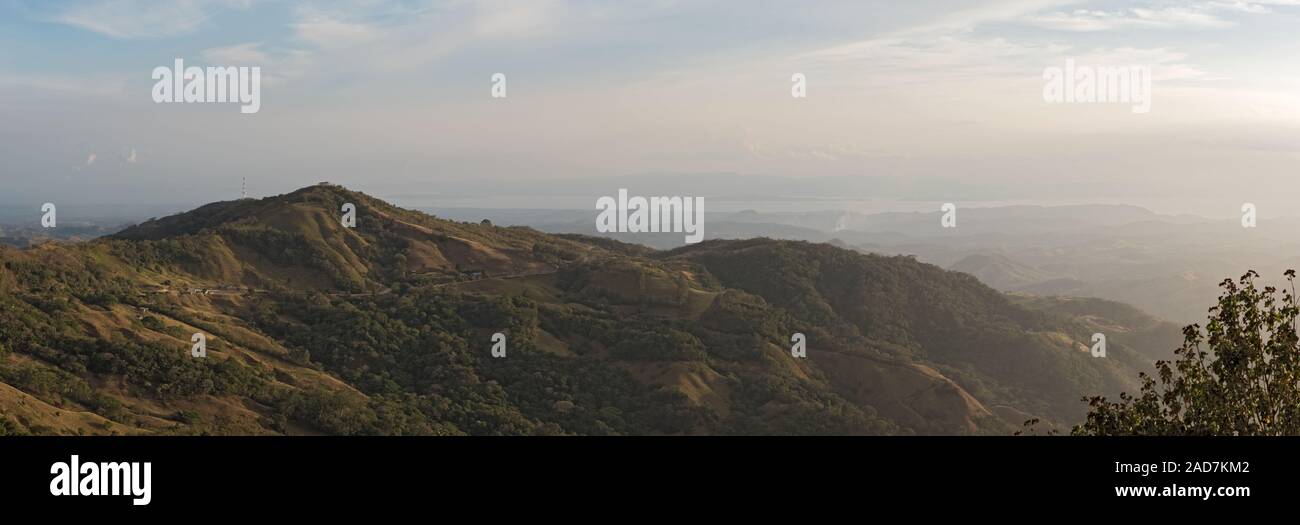 Vista del paesaggio in Riserva Monteverde Cloud Forest, Costa Rica Foto Stock