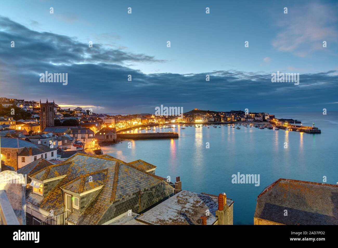 Twilight presso la splendida località balneare di St. Ives in Cornovaglia, Inghilterra Foto Stock