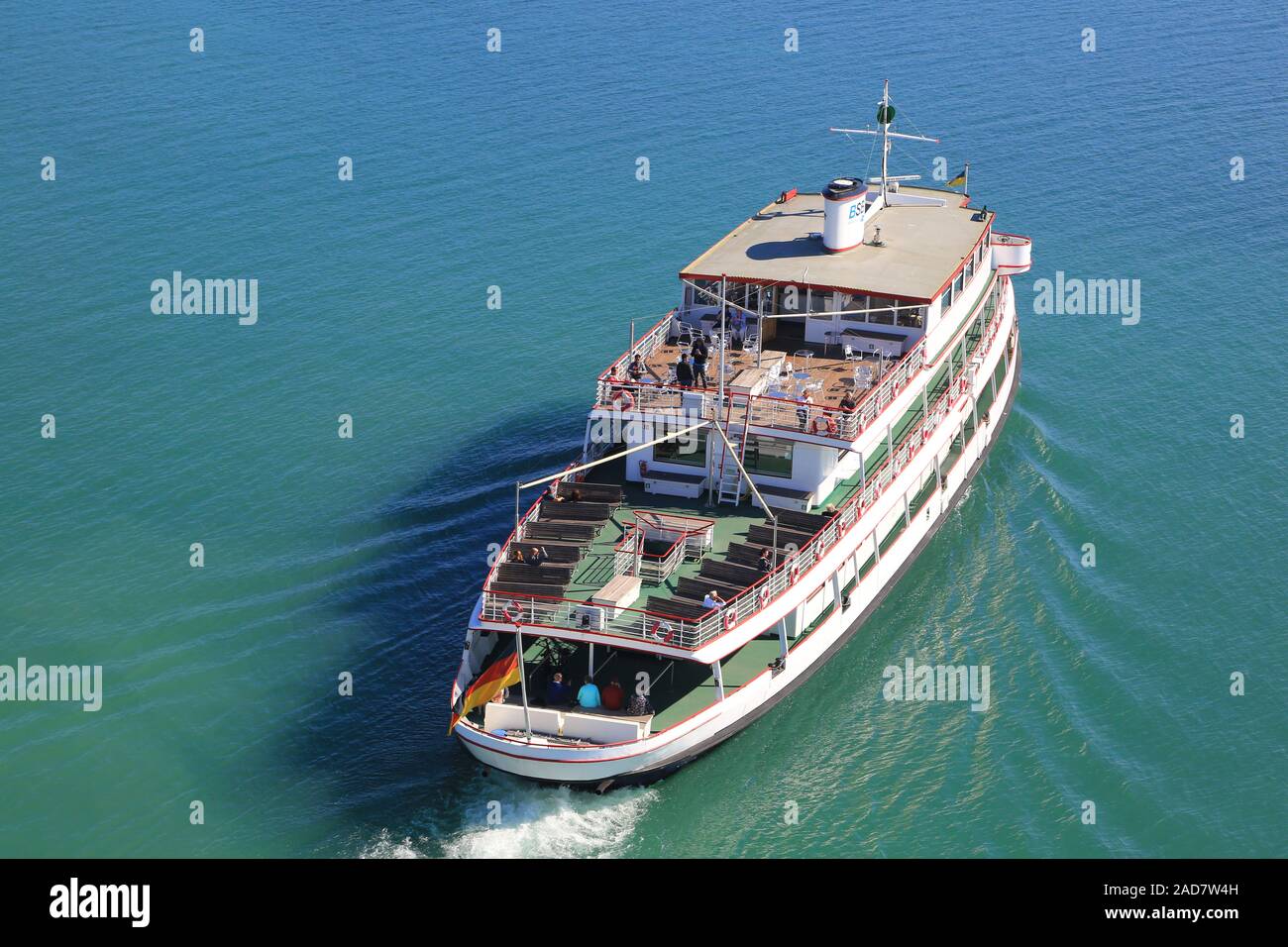 Barca a motore e della Svevia in traghetto sul Lago di Costanza Foto Stock