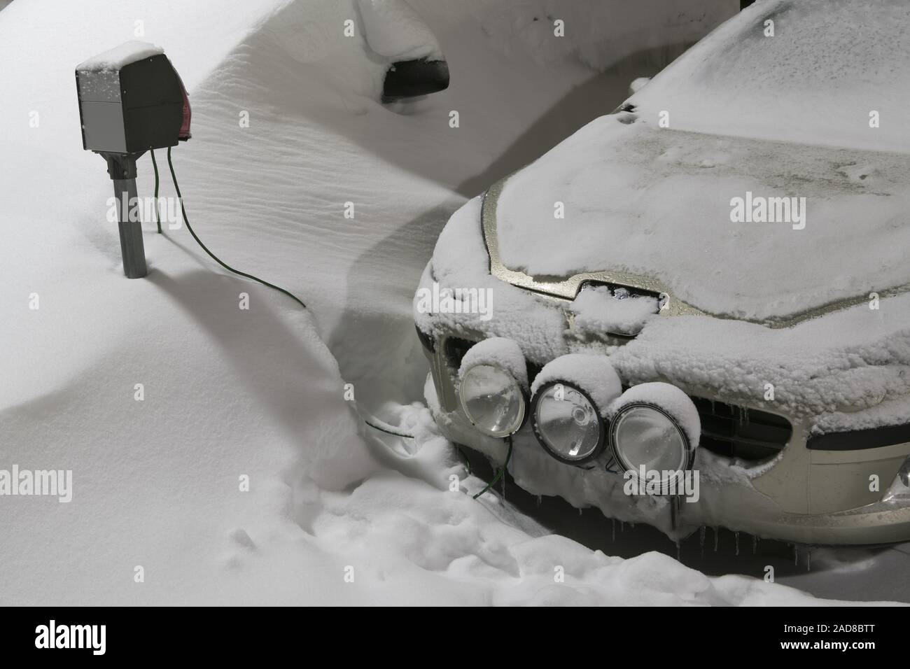 Coperta di neve auto, Gellivare, Lapponia, Svezia Foto Stock