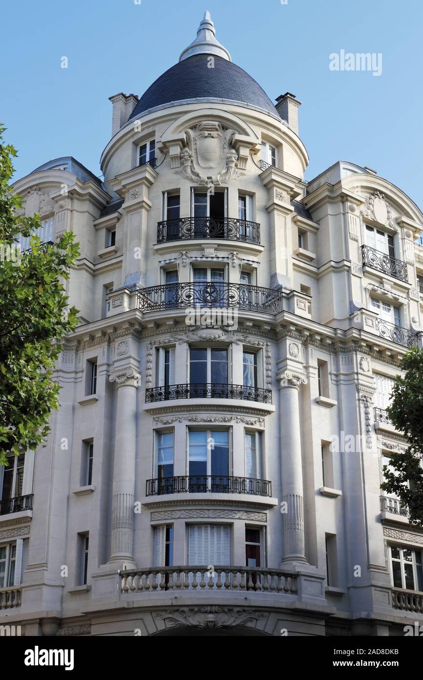 Vecchio edificio parigino Foto Stock