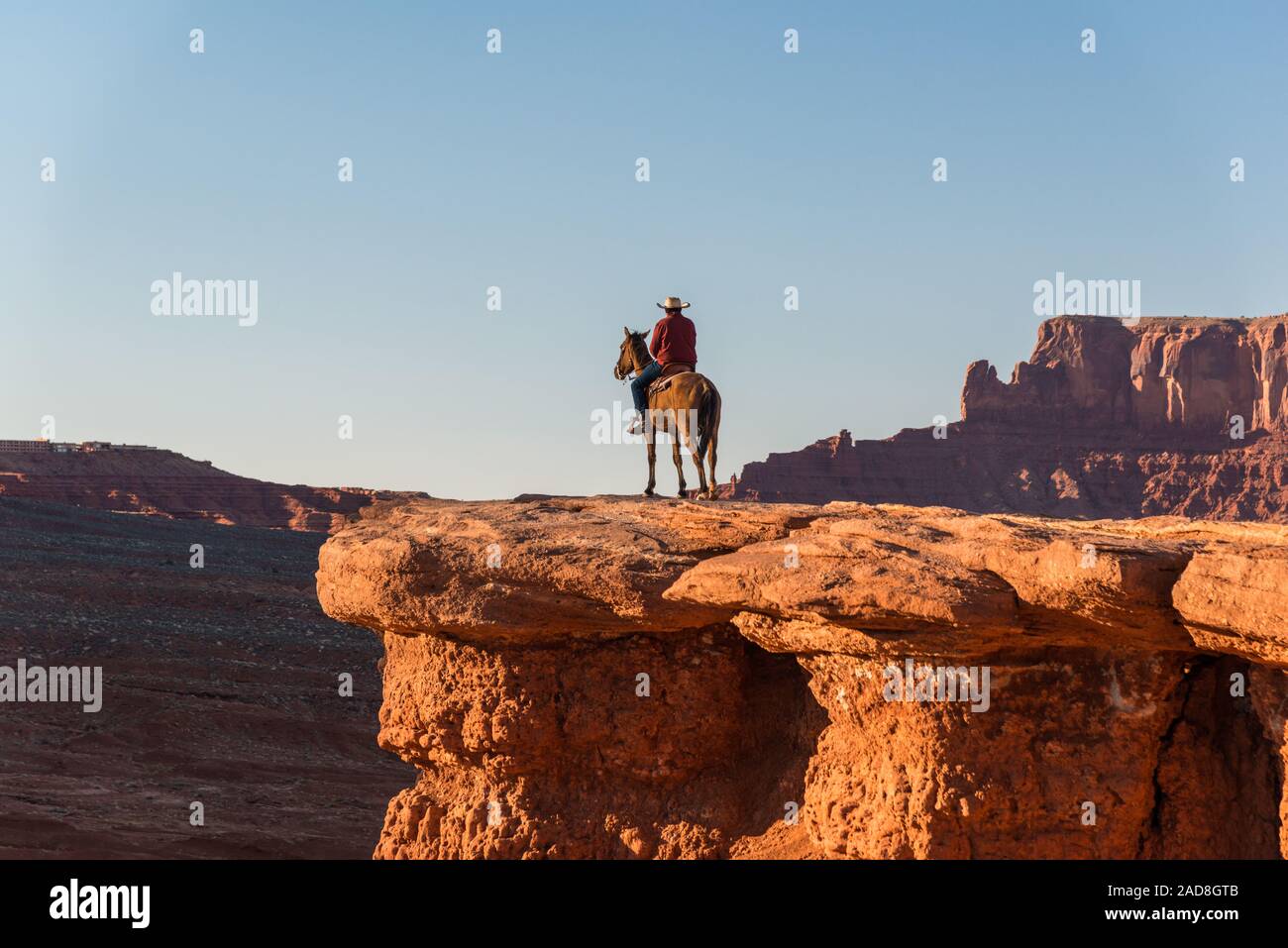 Un cowboy silhouette di John Ford point, Monument Valley, Stati Uniti d'America Foto Stock