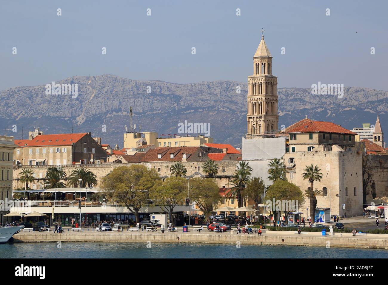Vista della città di fronte al porto di Spalato, Croazia Foto Stock
