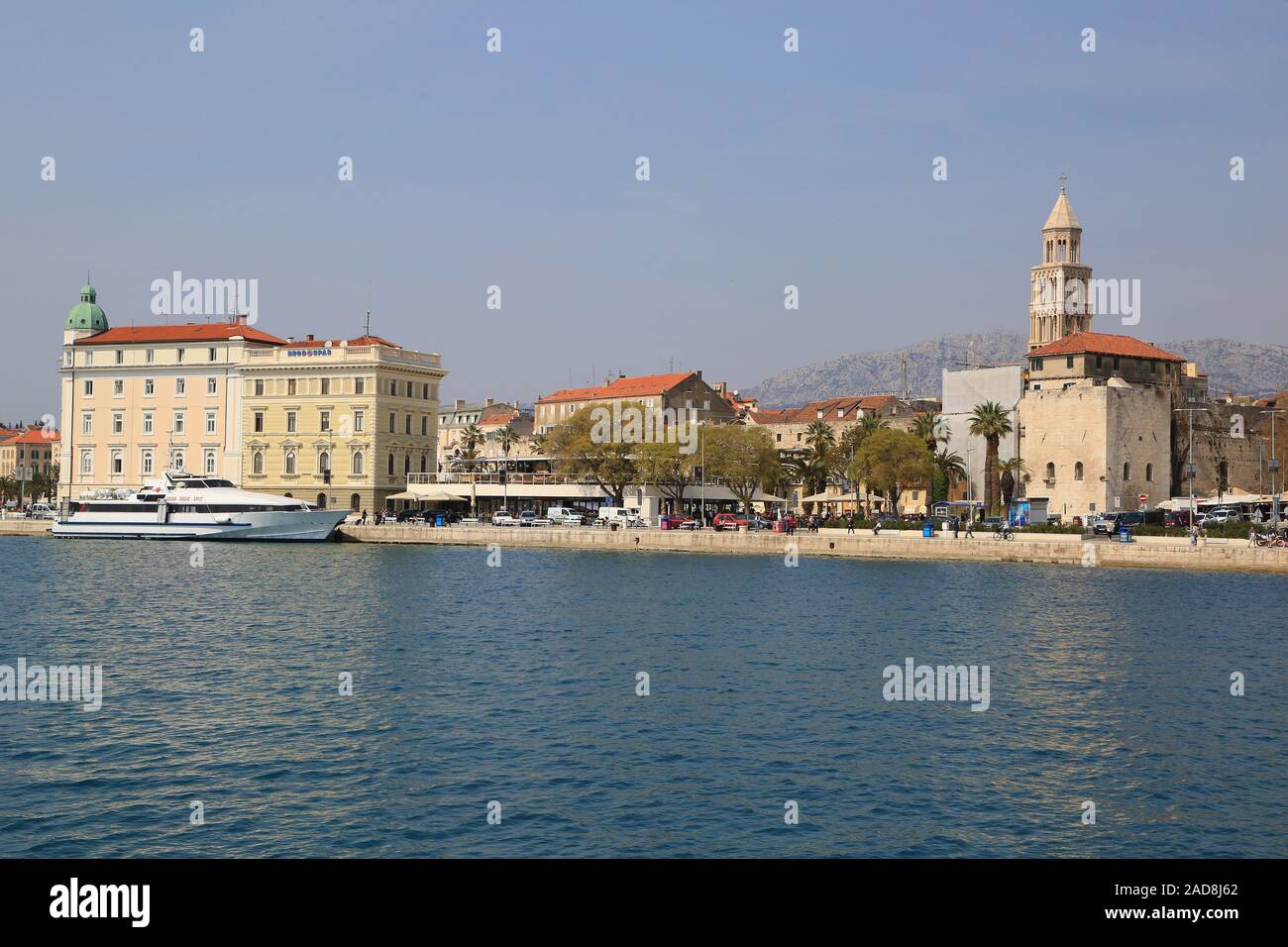 Vista della città di fronte al porto di Spalato, Croazia Foto Stock