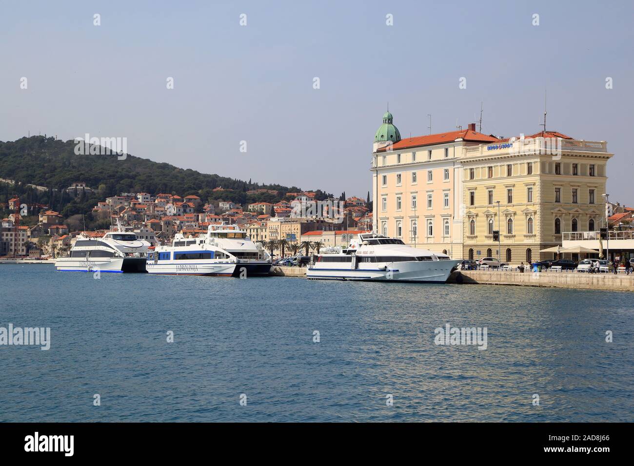 Vista della città di fronte al porto di Spalato, Croazia Foto Stock