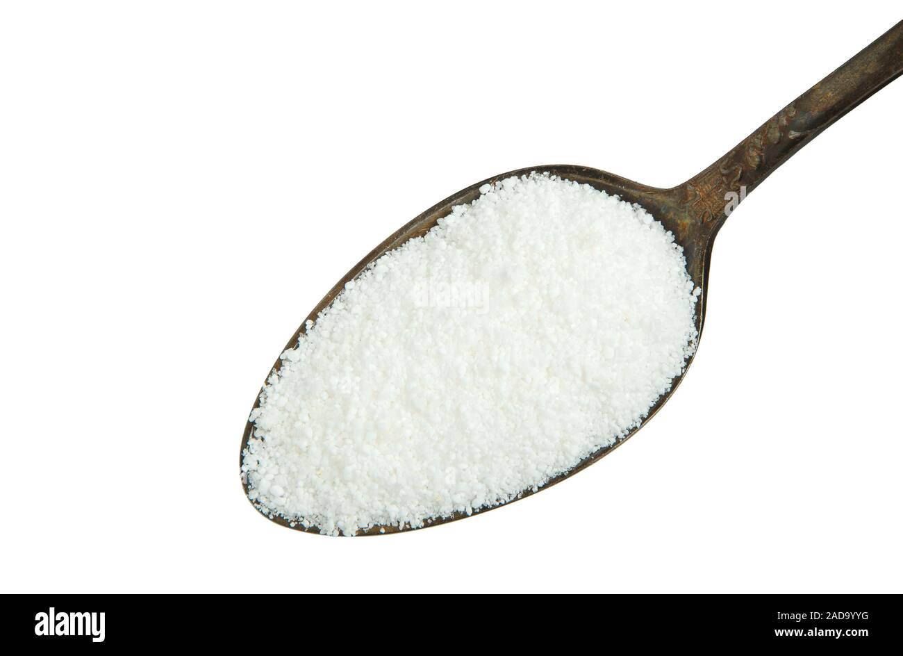 Acido citrico in un cucchiaio isolato su uno sfondo bianco. Vista da sopra. Foto Stock