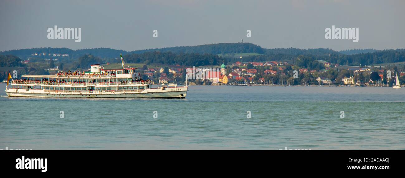 Nave passeggeri Baden bevor Wasserburg sul Lago di Costanza Foto Stock