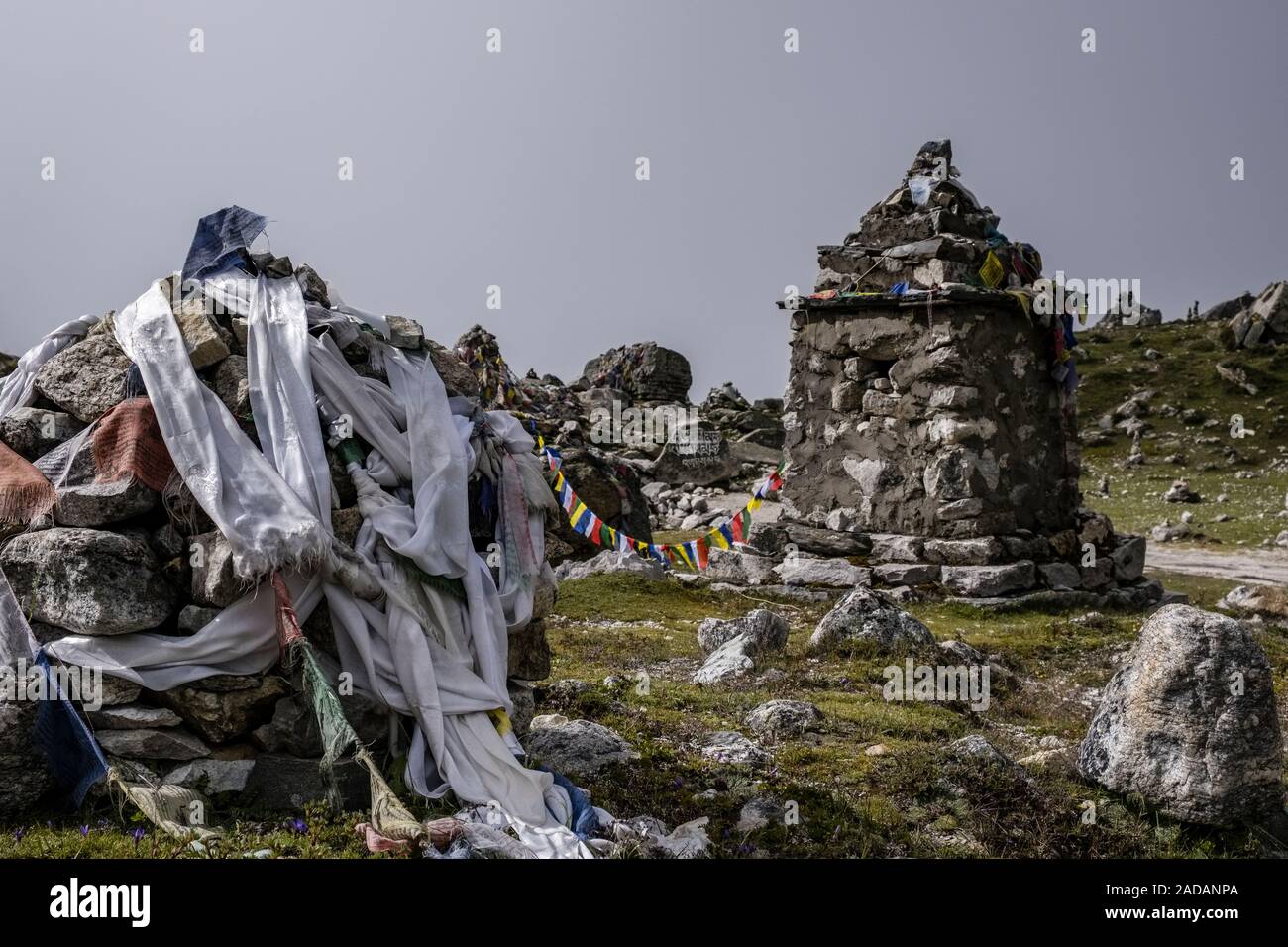 Sito memoriale per gli scalatori che sono morti a Mt. Everest a Dukla pass Foto Stock