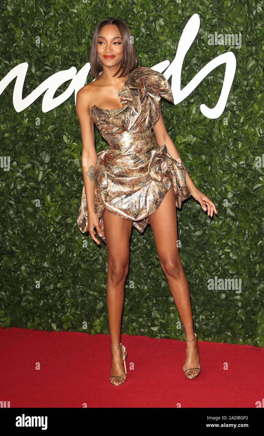 Londra, Regno Unito. 02Dec, 2019. Londra, Regno Unito, 2 DICEMBRE 2019:Jourdan Dunn sul tappeto rosso durante la moda dei premi al Royal Albert Hall di Londra. Credito: SOPA Immagini limitata/Alamy Live News Foto Stock