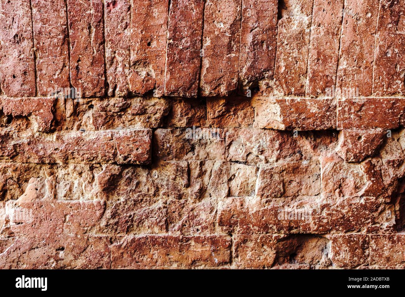 L'antico muro di mattoni è stata ordinatamente disposte e così forte che non vi era spazio anche un piccolo ago non potevano penetrare al tempio Dhammayangyi in Ba Foto Stock