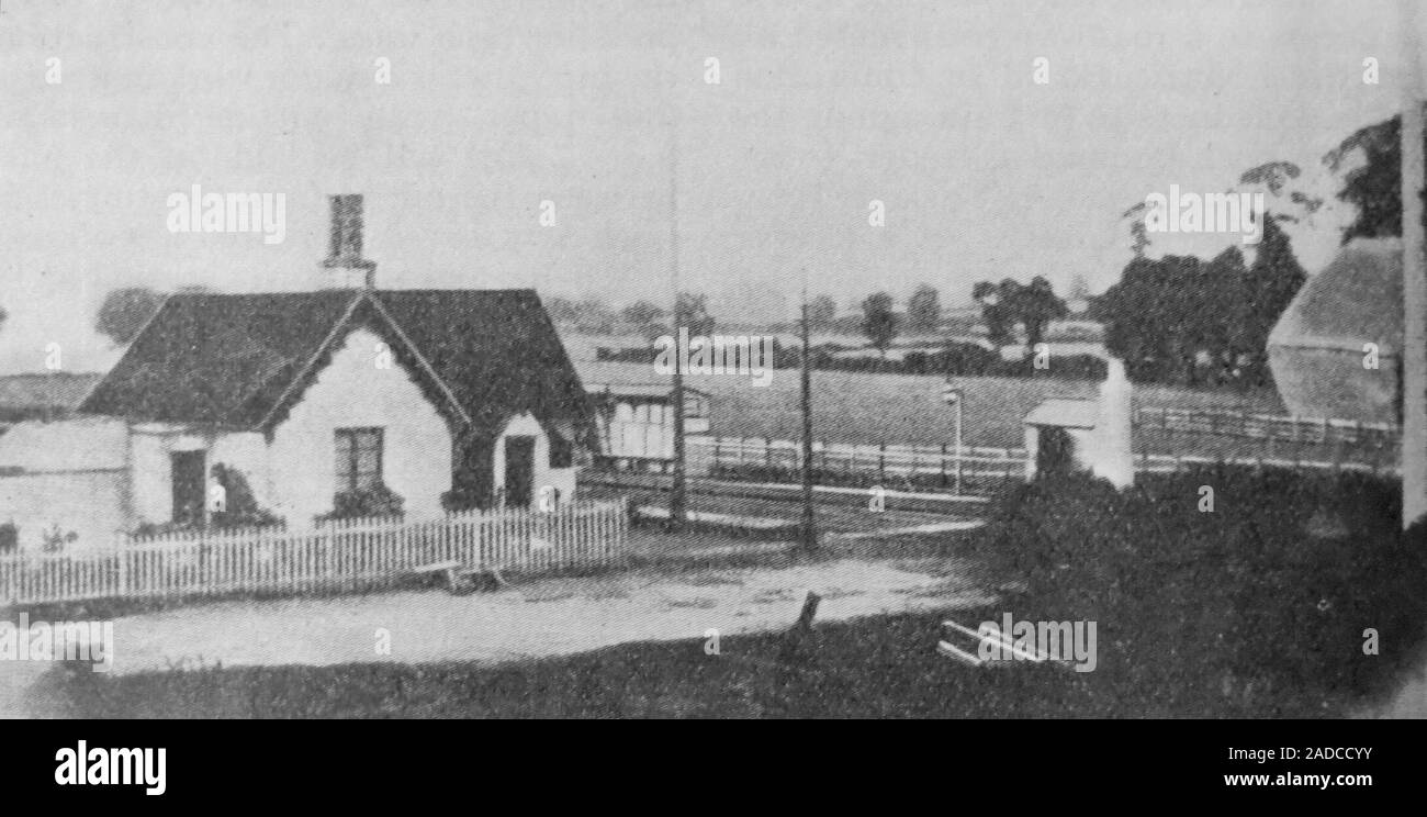 Willesden la stazione ferroviaria (aperta nel luglio 1842) e Acton Lane passaggio a livello Foto Stock