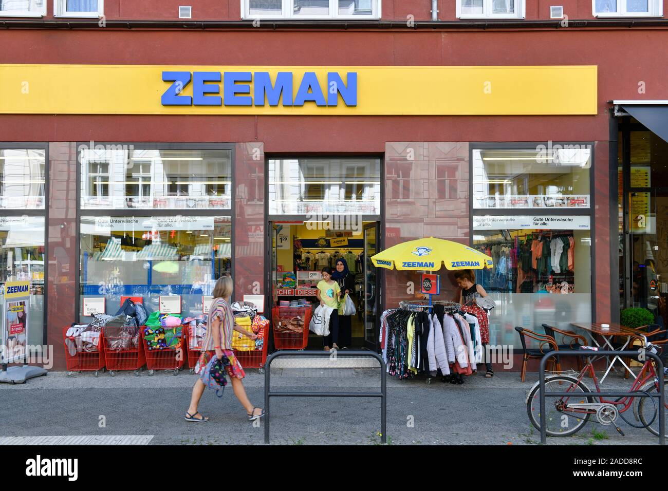 Zeeman, Karl-Marx-Straße, Neukölln, Berlino, Deutschland Foto Stock