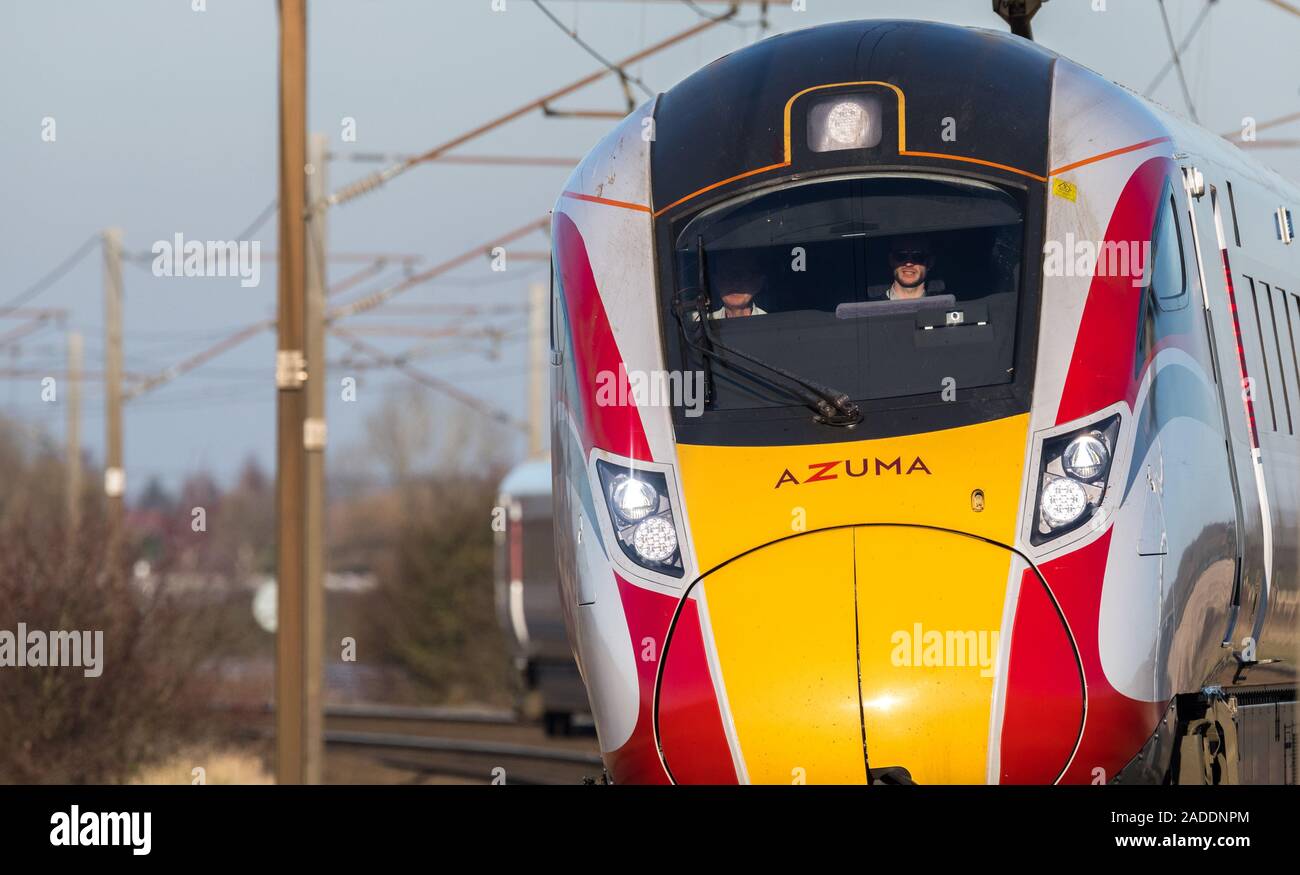 Il nuovo LNER Azuma treno elettrico operante sulla costa est Mainline, Inghilterra, Regno Unito. Foto Stock