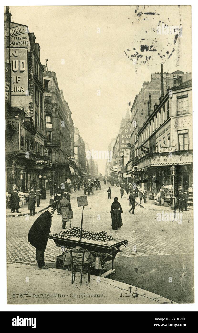 Marchand de frutti, rue de Clignancourt, Parigi. Carte postale debutto XXeme siecle. Foto Stock
