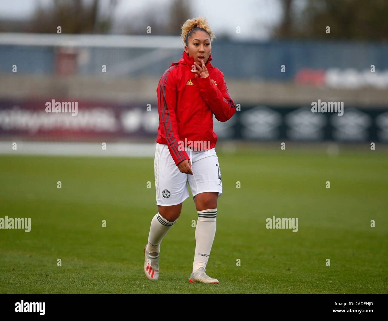 DAGENHAM, Inghilterra - 01 dicembre: Lauren James del Manchester United per le donne durante la pre-match warm-up durante la Barclays donna Super League match scommessa Foto Stock