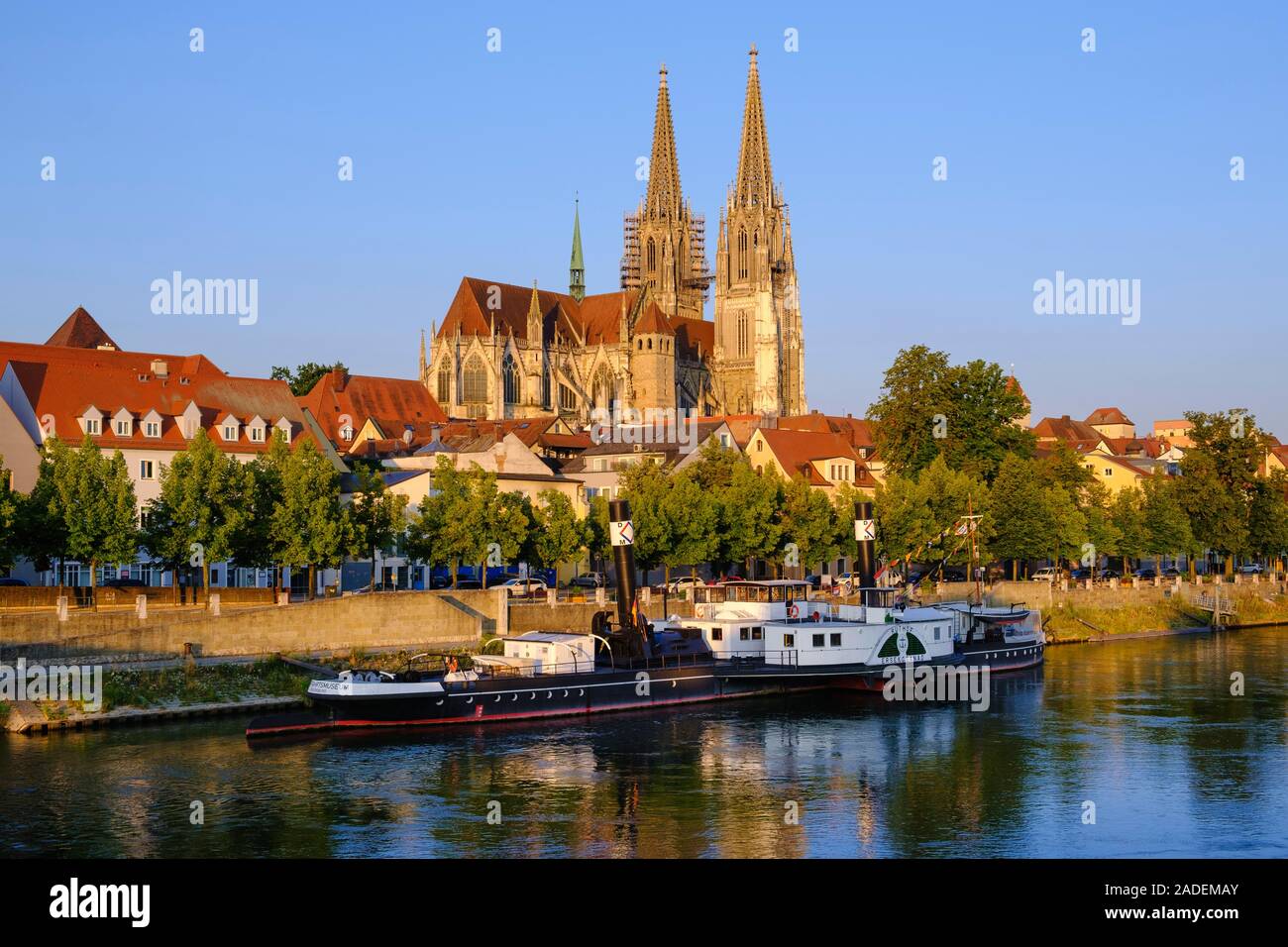 Sistema di cottura a vapore Ruthof Ersekcsanad sul Danubio, navigazione sul Danubio Museum, Cattedrale di Regensburg, Alto Palatinato, Baviera, Germania Foto Stock