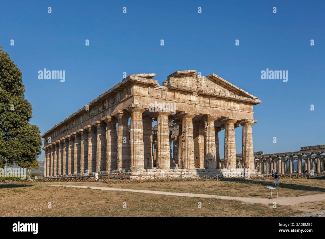 Greco tempio dorico, il Tempio di Hera, lato archeologici di Paestum e del Parco Nazionale del Cilento, Salerno, Campania, Italia Foto Stock