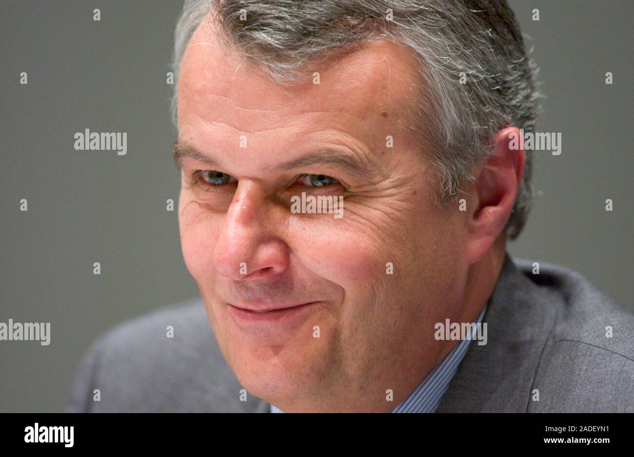 Dusseldorf GERMANIA 10.3.2004, business: Dr. Wulf H. BERNOTAT, Presidente del Comitato Esecutivo, risultati annuali di conferenza stampa di EON AG Foto Stock