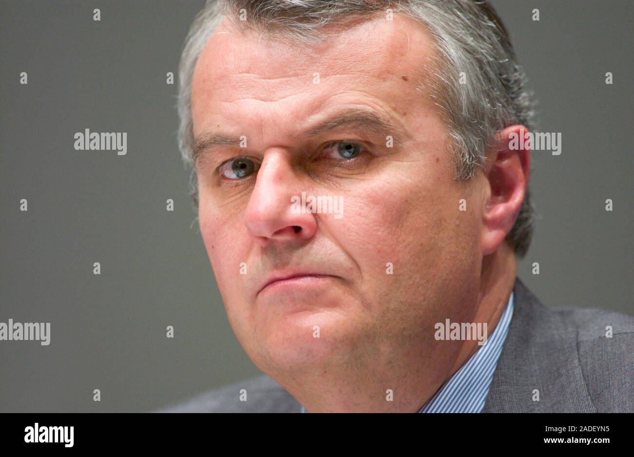 Dusseldorf GERMANIA 10.3.2004, business: Dr. Wulf H. BERNOTAT, Presidente del Comitato Esecutivo, risultati annuali di conferenza stampa di EON AG Foto Stock