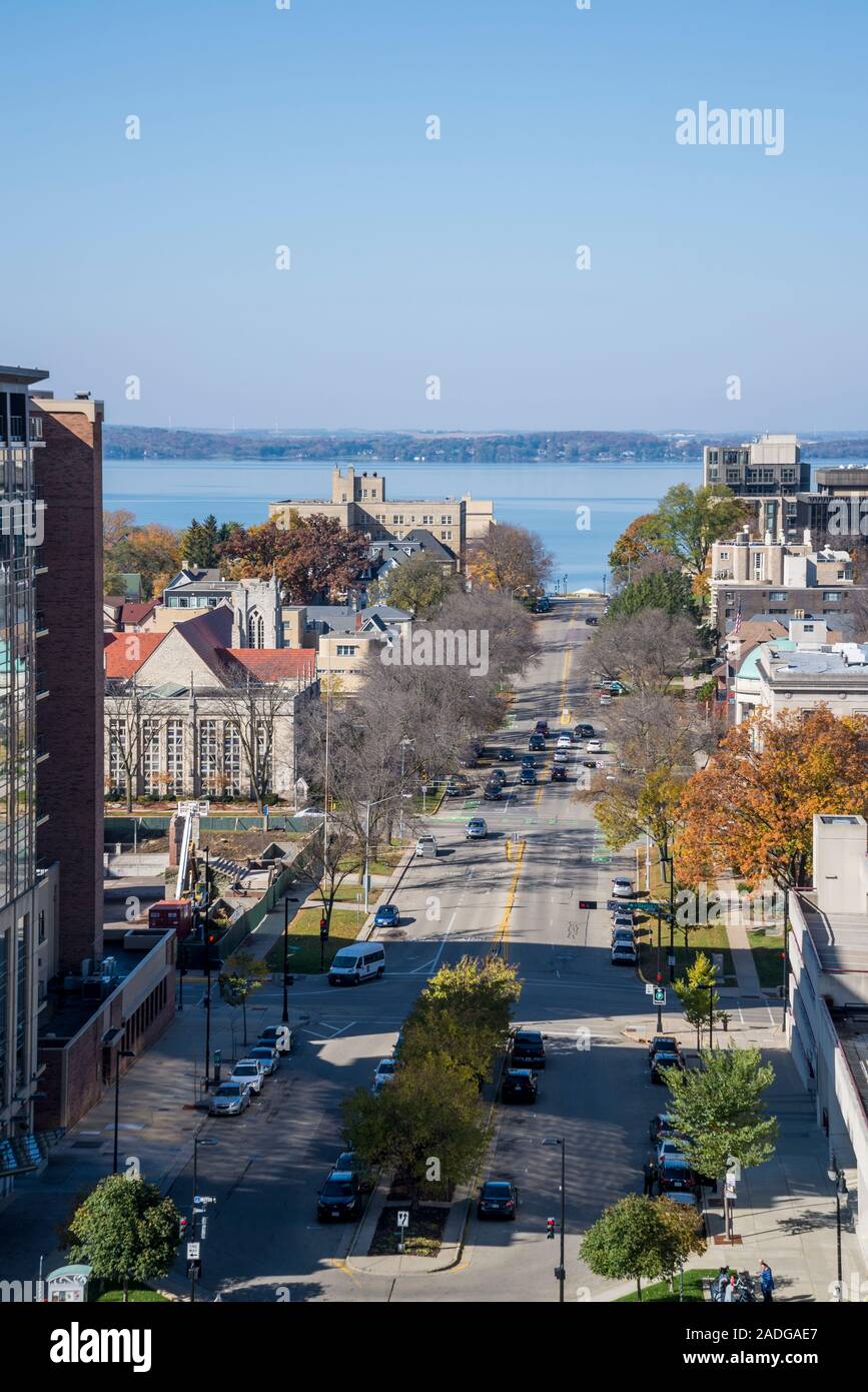 Vista della città dalla cima del Wisconsin State Capitol, un Beaux-Arts costruzione completata nel 2017, Madison, Wisconsin, STATI UNITI D'AMERICA Foto Stock