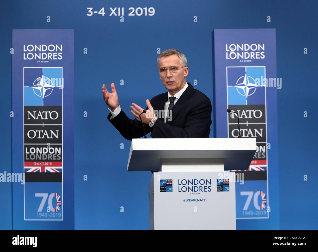 Watford, Regno Unito. 04 Dic, 2019. Il Segretario Generale della NATO Jens Stoltenberg dà una conferenza stampa in occasione del settantesimo anniversario del vertice della Nato a Grove nel Hertfordshire Mercoledì, Dicembre 04, 2019. Foto di Hugo Philpott/UPI Credito: UPI/Alamy Live News Foto Stock