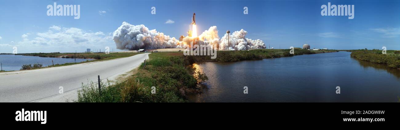 Il lancio di un razzo, Kennedy Space Center, Florida, Stati Uniti d'America Foto Stock