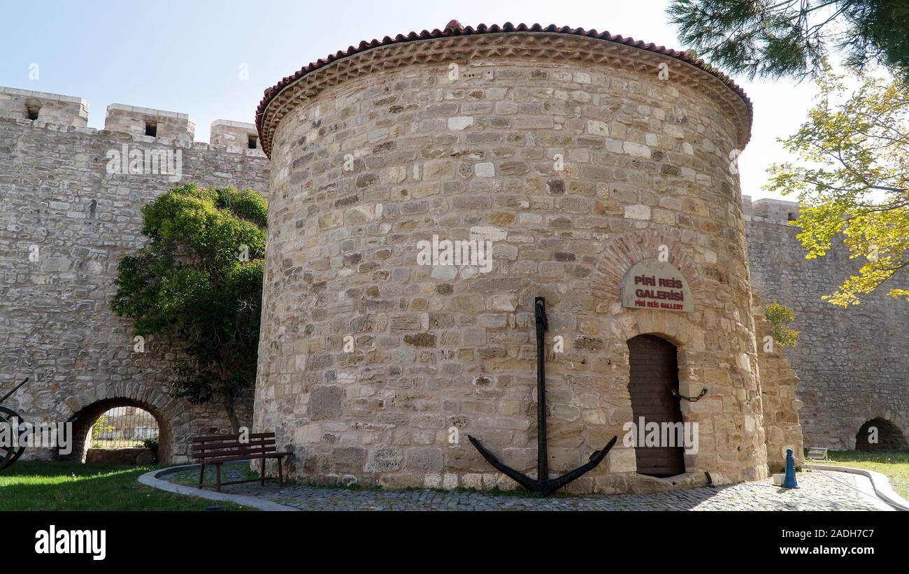 Una fortezza medievale (attualmente in uso come Piri Reis Museum) nella provincia di Canakkale in Turchia Foto Stock