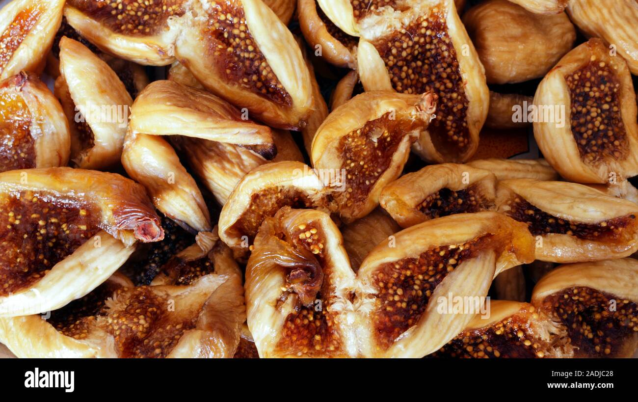 Primo piano della deliziosa fichi secchi conditi, snack sani Foto Stock