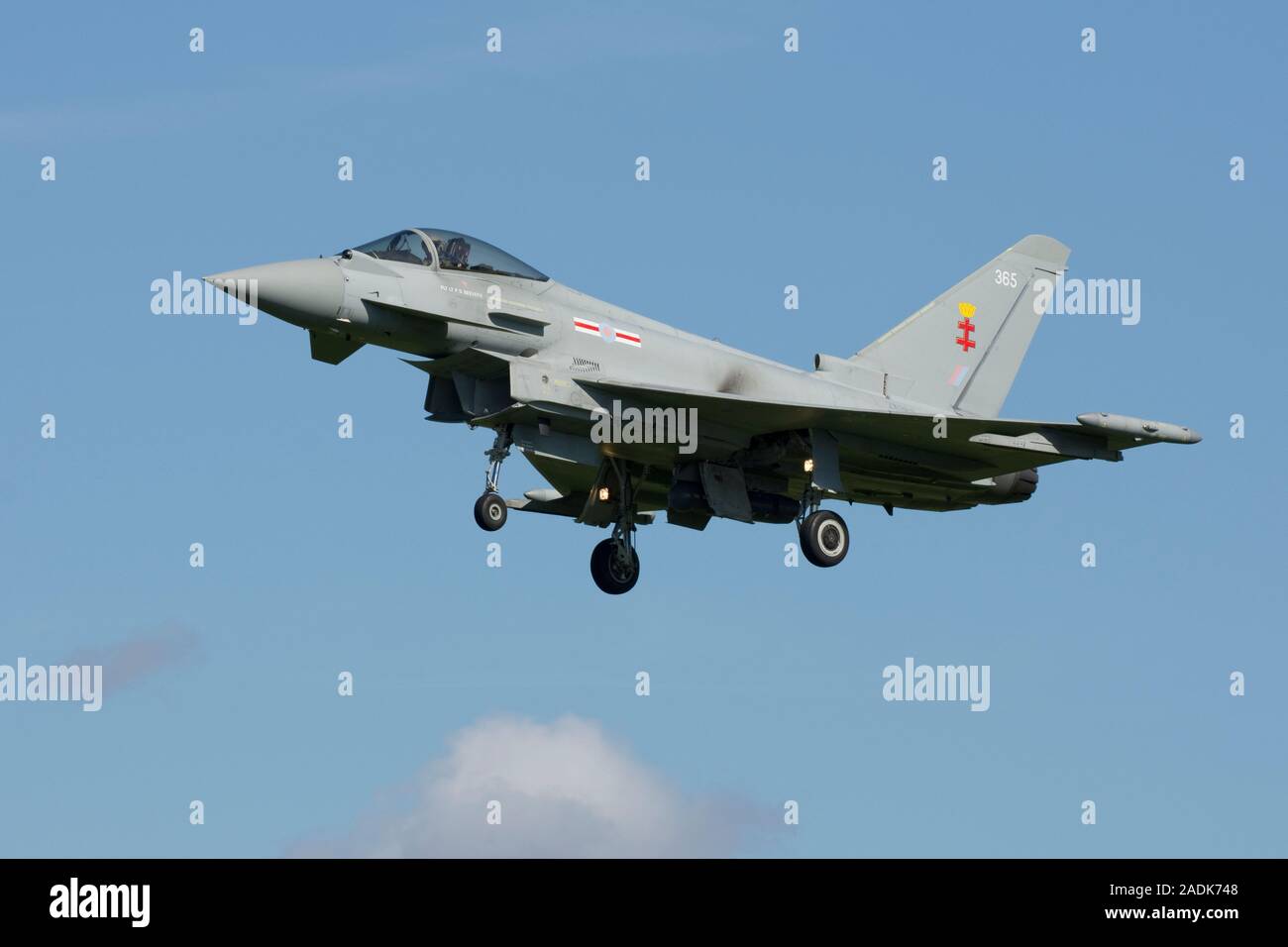 Eurofighter Typhoon FGR.4 ZK365 di 41 Sqd, Royal Air Force, visto lo sbarco e in base a RAF Coningsby, Lincolnshire il 13 settembre 2018. Foto Stock