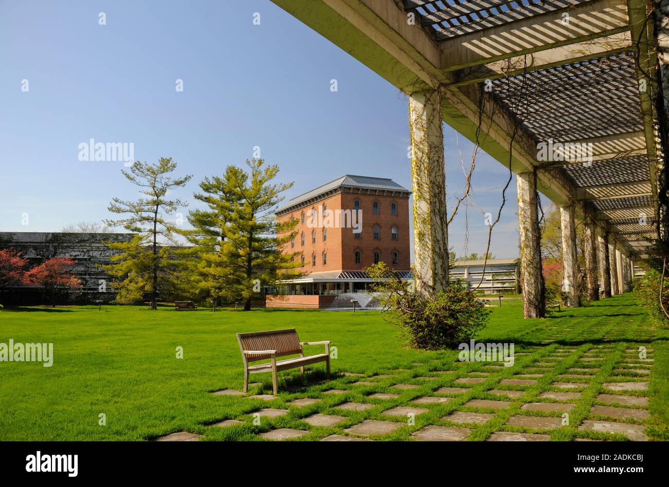 Cummins Inc. Sede centrale, Columbus. Indiana. L'architetto Kevin Roche. L'edificio Cerealine motivi centro aperto al pubblico. Foto Stock