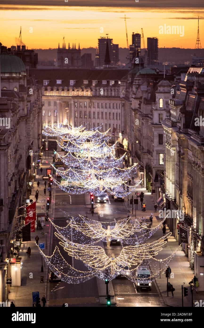 Regents Street le luci di Natale dal di sopra Foto Stock