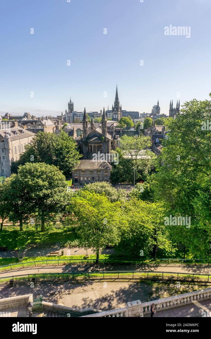 Aberdeen skyline con Uniion giardini a terrazza in primo piano. Foto Stock