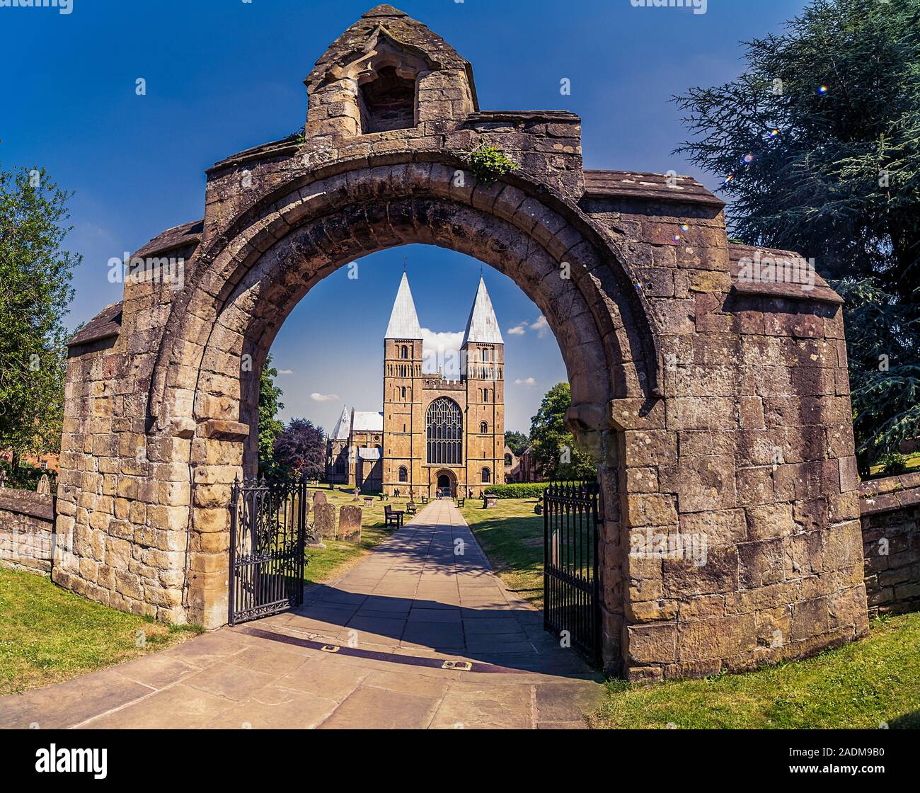 Splendida e tranquilla Norman Minster e cattedrale risalente al 1108. Foto Stock