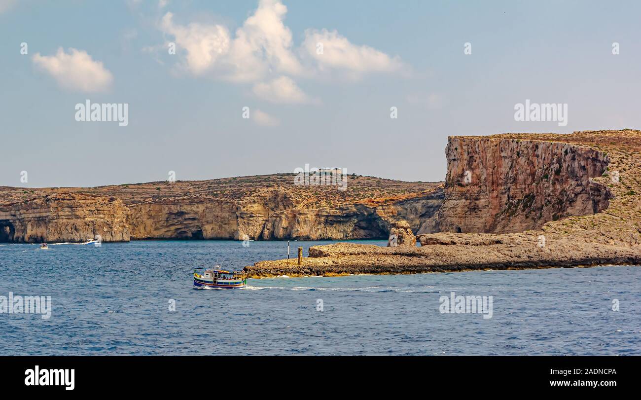 Equitazione in barca dall'Isola di Comino e Malta. Foto Stock