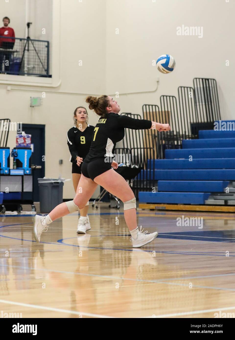 Azione di pallavolo con Kuna vs Bonneville High School a Coeur d'Alene, Idaho. Foto Stock