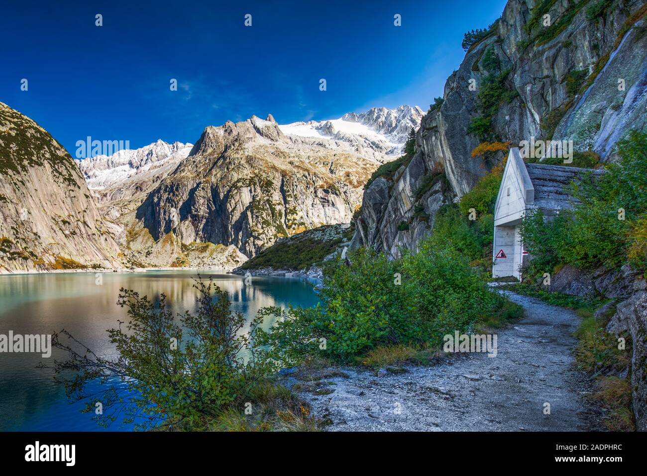 Gelmer lago vicino dal Grimselpass nelle Alpi svizzere, Gelmersee, Svizzera Foto Stock