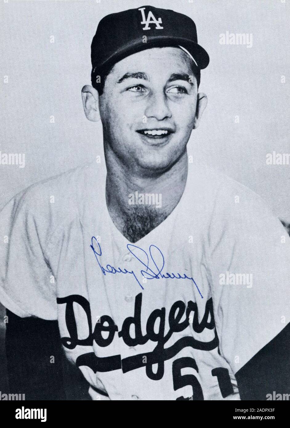 Vintage firmato foto in bianco e nero di Los Angeles Dodgers giocatore di baseball Larry Sherry circa 1960s. Foto Stock