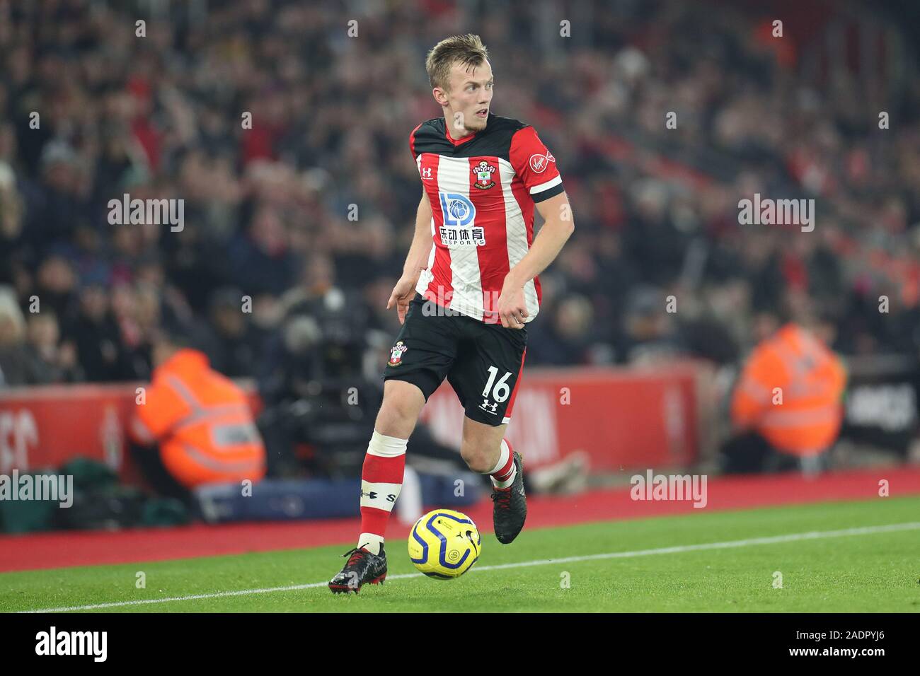 SOUTHAMPTON, Inghilterra - dicembre 4th Southampton centrocampista James Ward-Prowse in azione durante il match di Premier League tra Southampton e Norwich City presso il St Mary's Stadium, Southampton il Mercoledì 4 dicembre 2019. (Credit: Jon Bromley | MI News) solo uso editoriale Credito: MI News & Sport /Alamy Live News Foto Stock