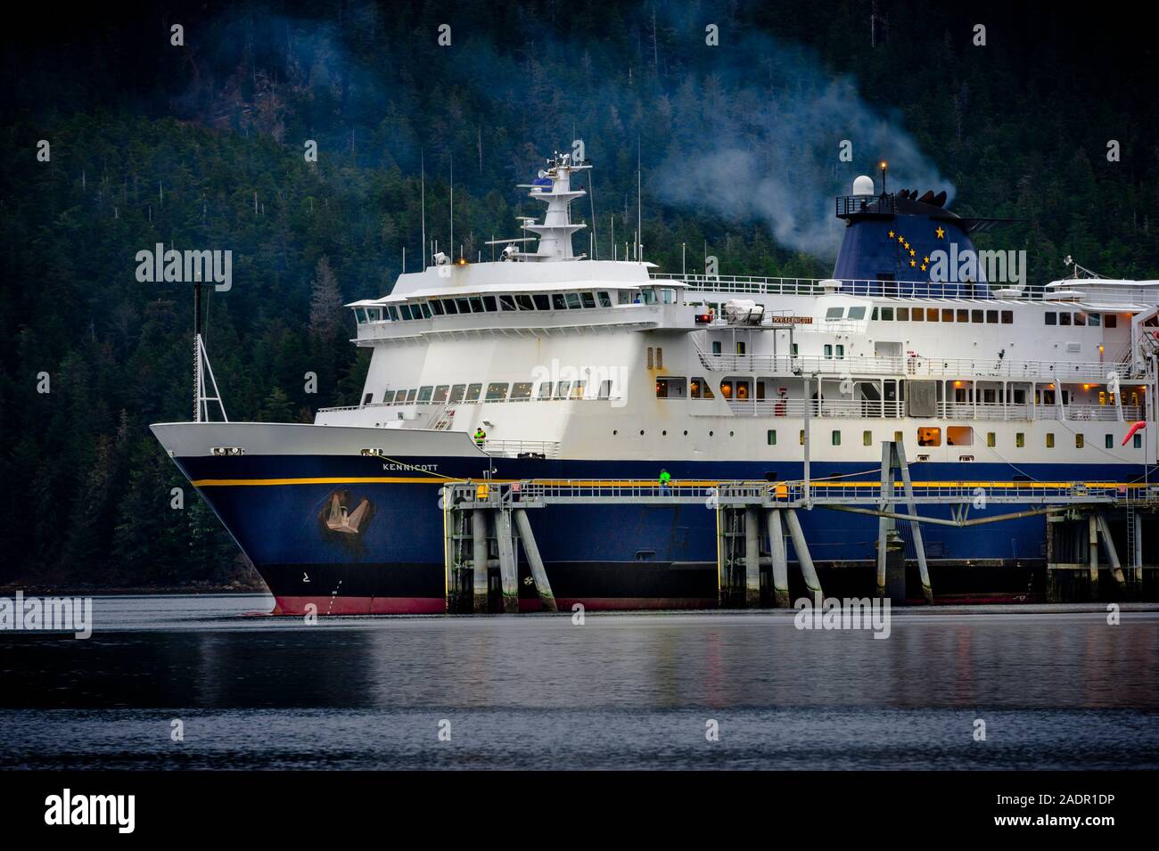 La M/V Kennicott ancorata al Sitka Alaska Marine Highway terminale. Sitka, Alaska, Stati Uniti d'America. Foto Stock